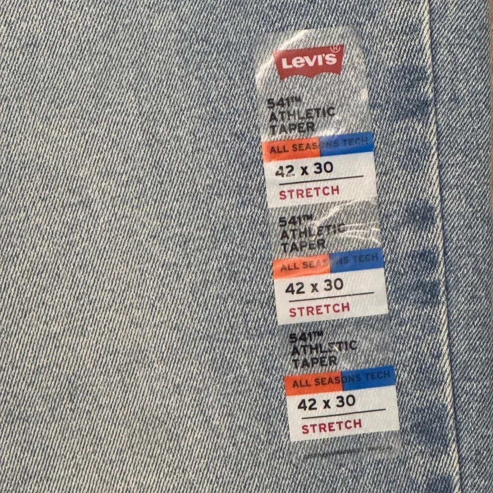 Levis 541 Athletic Taper Jeans Mens 42x30 Light Wash Stretch All Seasons Tech